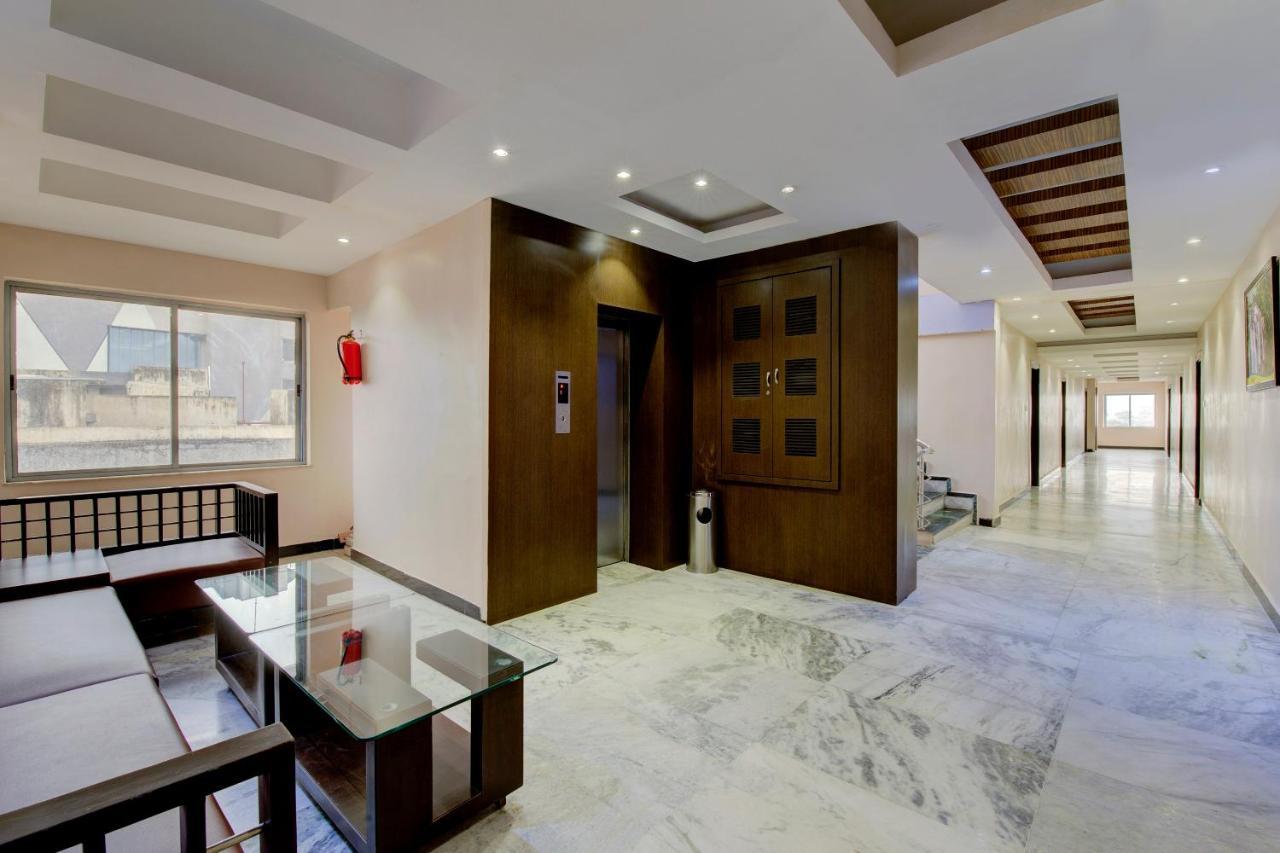 Oyo 1545 Hotel Shivani International Ahmedabad Exterior foto