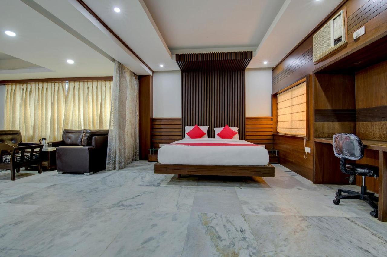 Oyo 1545 Hotel Shivani International Ahmedabad Exterior foto