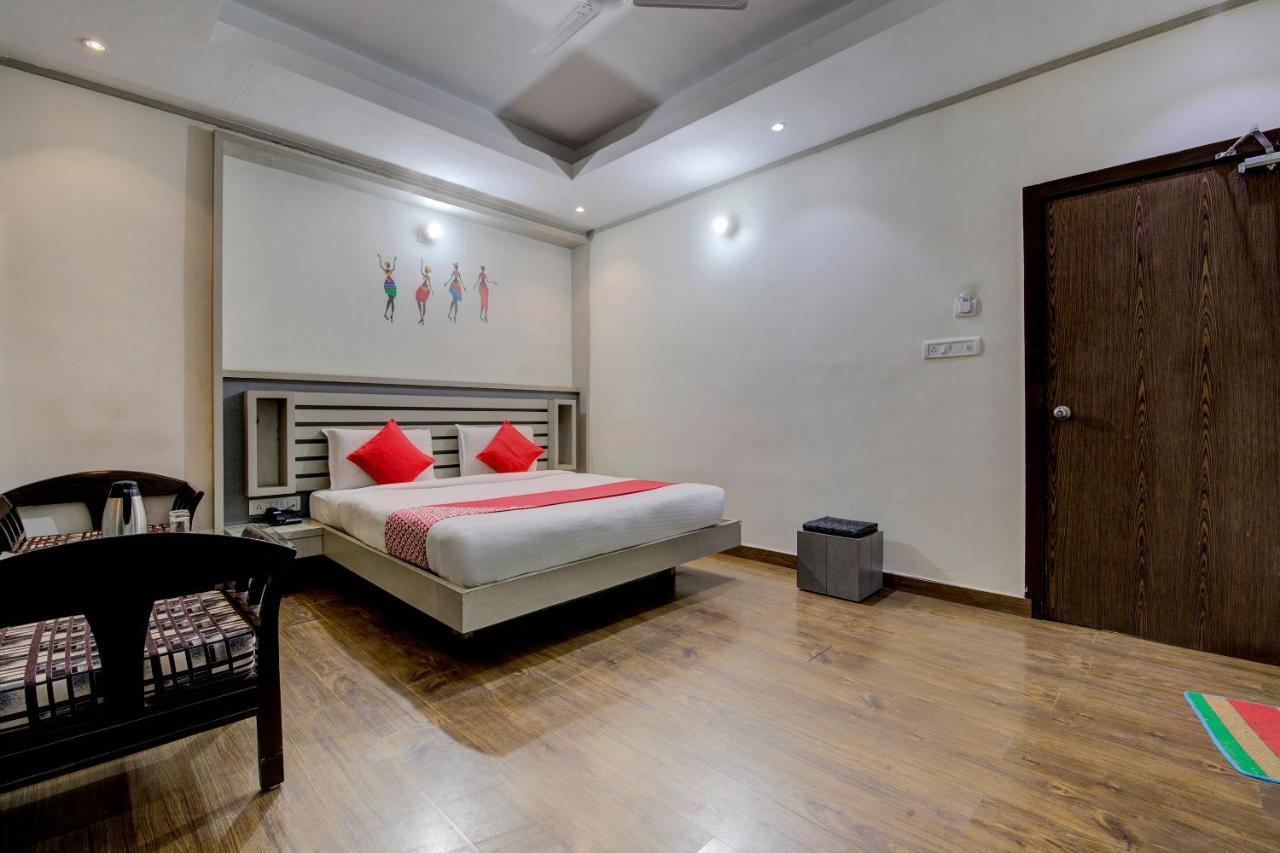 Oyo 1545 Hotel Shivani International Ahmedabad Exterior foto