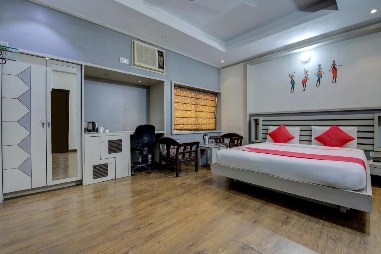 Oyo 1545 Hotel Shivani International Ahmedabad Exterior foto
