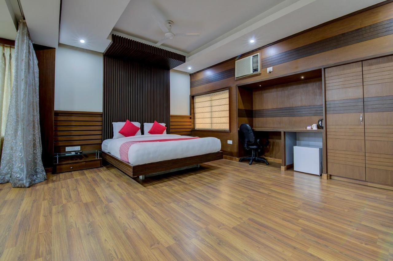 Oyo 1545 Hotel Shivani International Ahmedabad Exterior foto