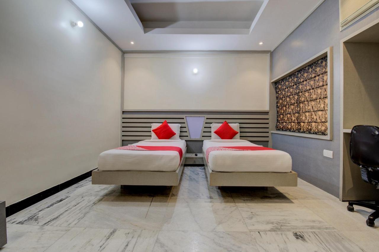 Oyo 1545 Hotel Shivani International Ahmedabad Exterior foto